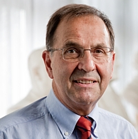 Dr. Peter M. Schlag
